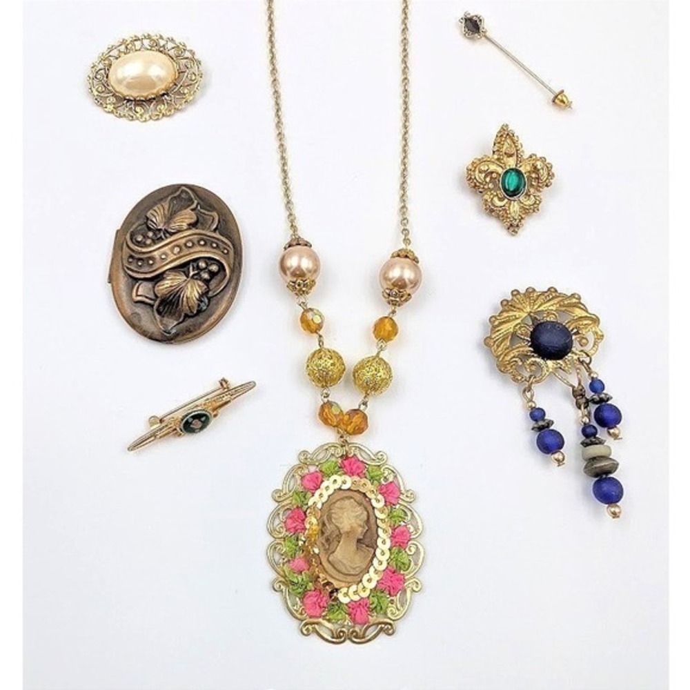 Vintage‎ Cameo Necklace Brooch Set Ornate Locket Pin Collection Gold Tone